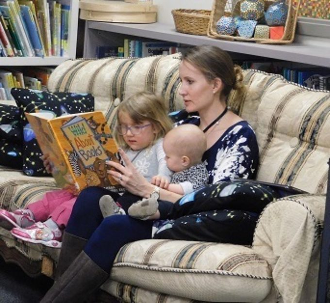 Mom-is-reading-with-the-kids.jpg